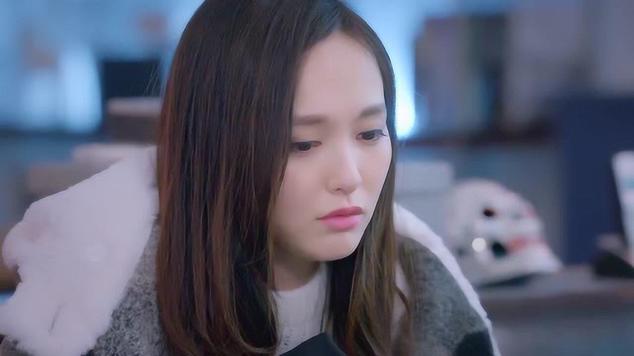 克拉恋人雷奕明安慰伤心的米美丽不想看到米美丽太酸的样子