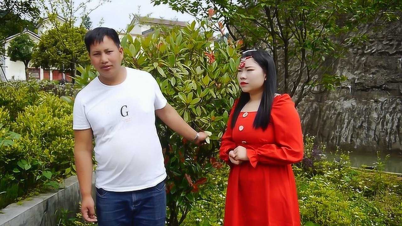 云南山歌不嫌小哥家庭穷吴常敏罗碧演唱