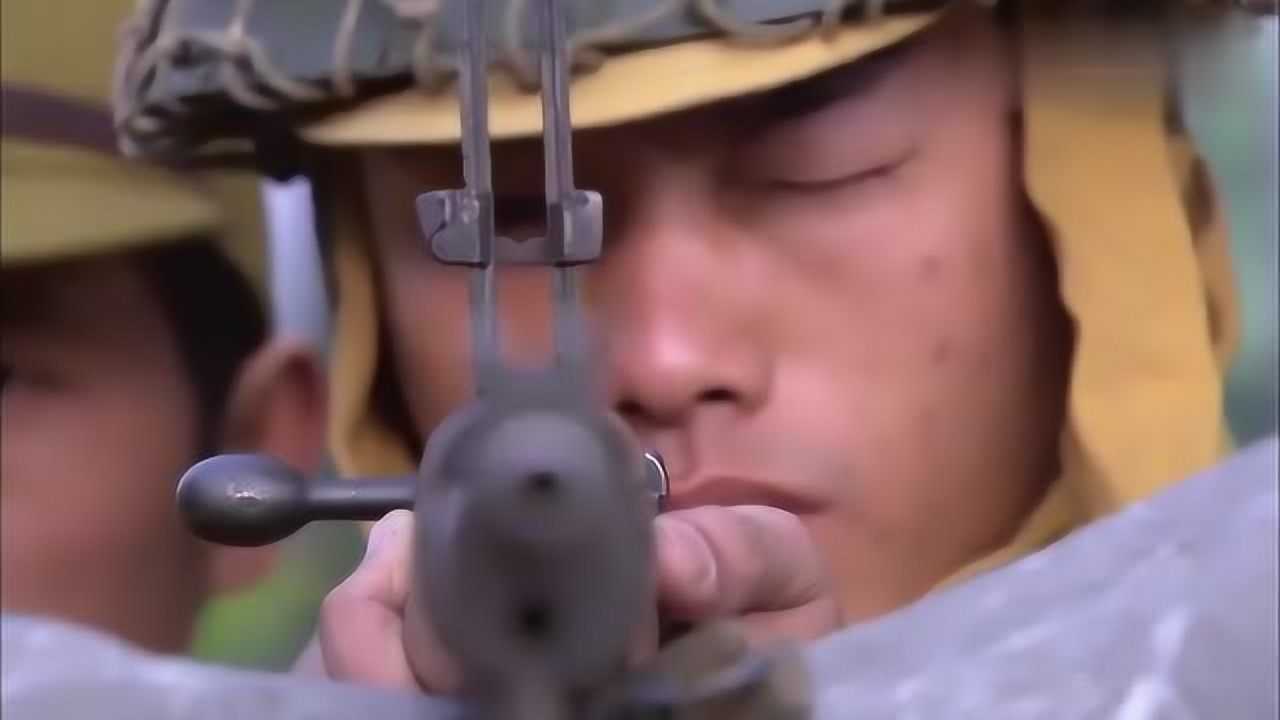 鬼子狙击手瞄准女战士的脑袋没想到自己反被爆头太帅了