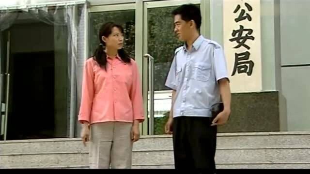 香杏不怕危险去收集证据,王小夸她勇敢,只有香杏知道自己多怕!