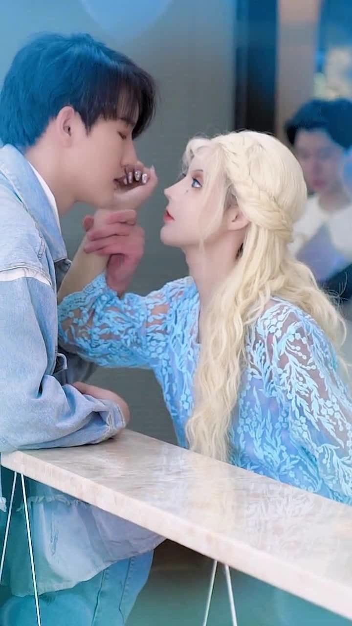 灿宇和芭比又撒狗粮旁边同事的反应搞笑了