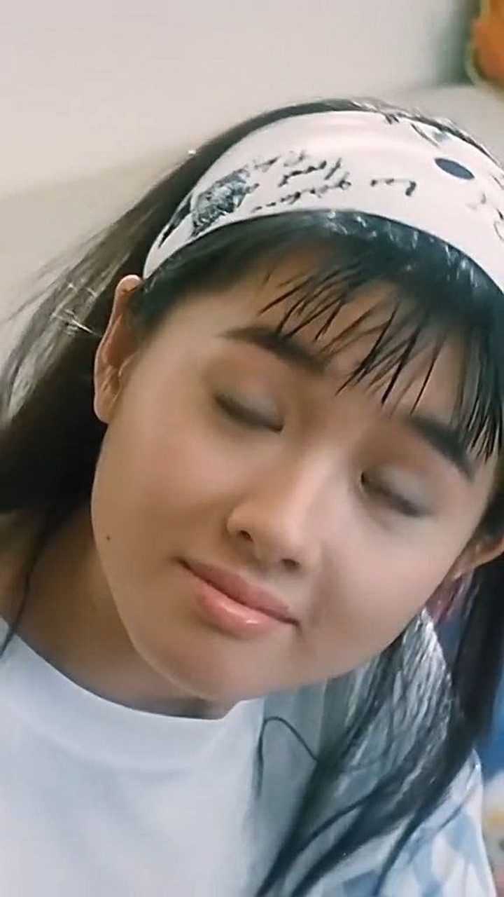 挡不住的万种风情,来感受一下蜜桃味的李丽珍.