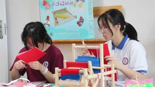 长沙实验中学在湖南智慧教育装备展示中心开展暑假社会实践活动