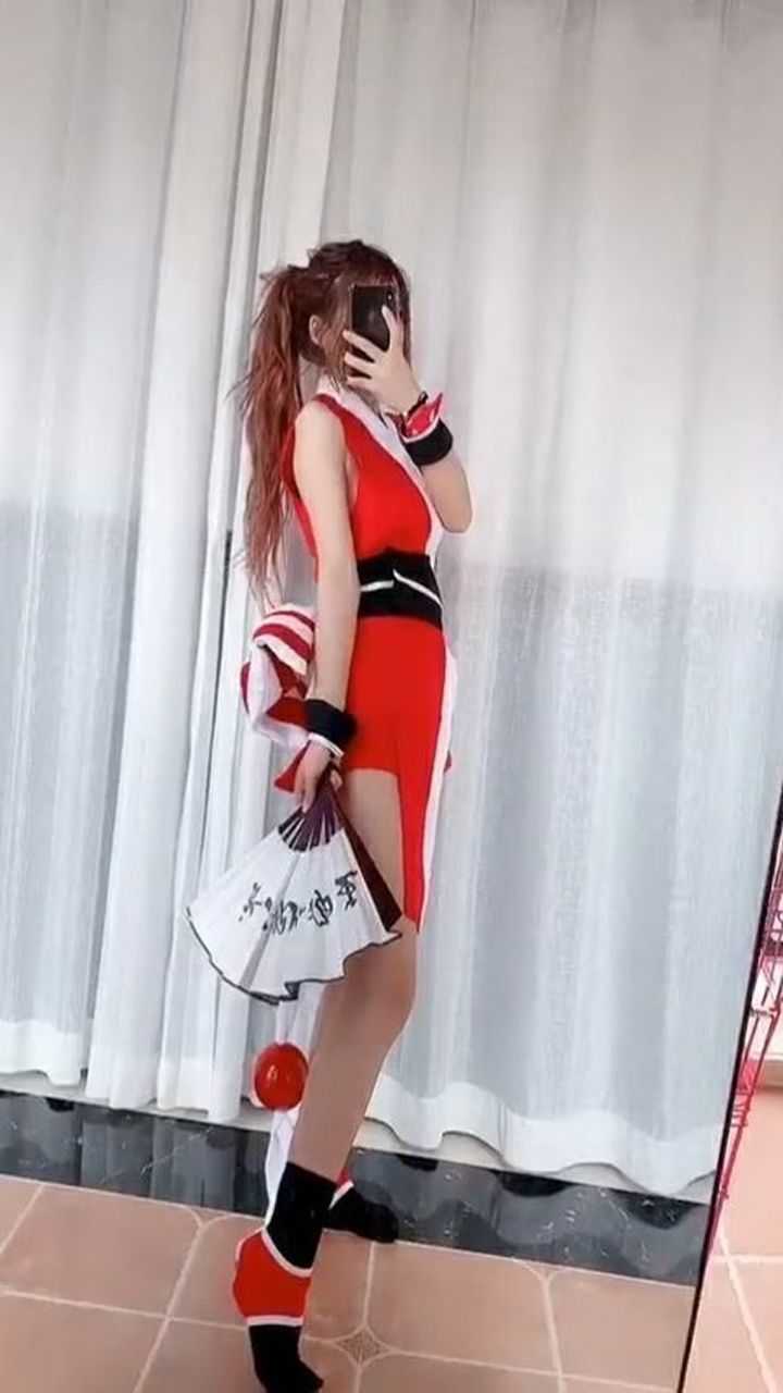 王者荣耀不知火舞cos美腿吸睛cn小熊酱