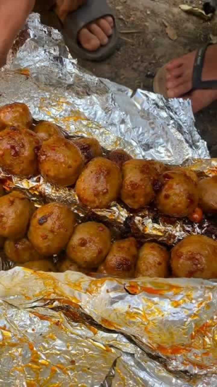 锡纸烤牛肉丸串开吃