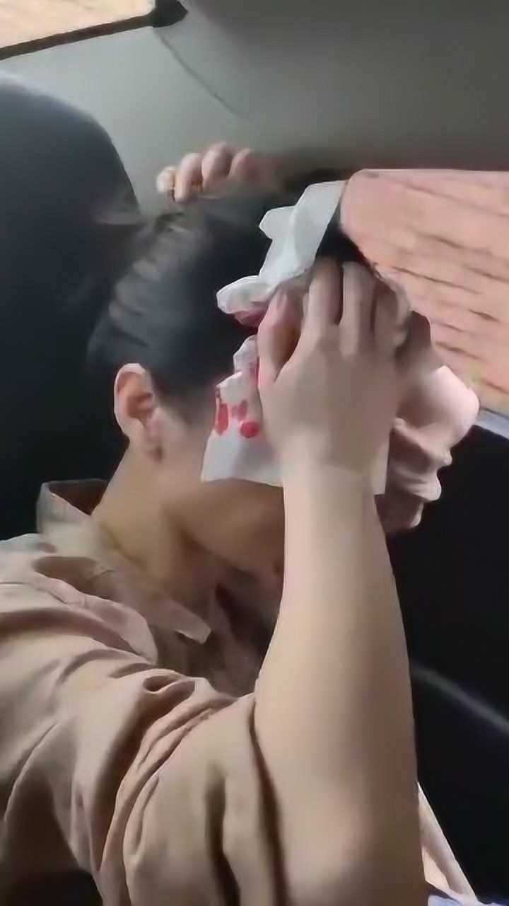 黄圣依拍戏时头受伤姐姐们乘风破浪的时候也要注意安全啊