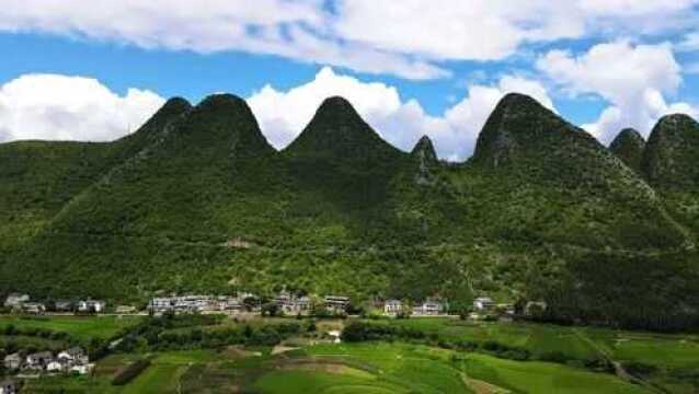 贵州兴义万峰林,这里岂止万座山峰,喀斯特地貌台壮观了