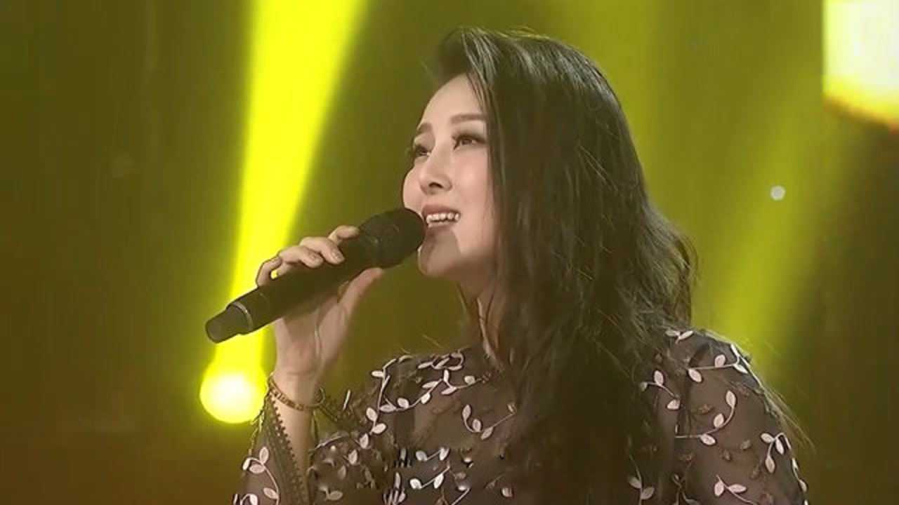 杨子一演唱翻身农奴把歌唱歌声清脆高亢天籁之曲