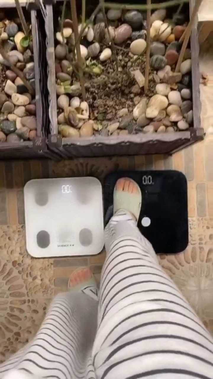 这样称体重瞬间暴瘦30斤再也不用减肥了