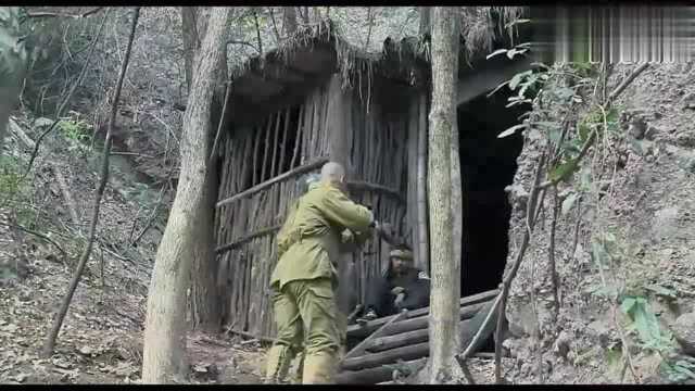 瑶山大剿匪:飞狐小队带领部队攻占莲花山,匪首从密道逃脱