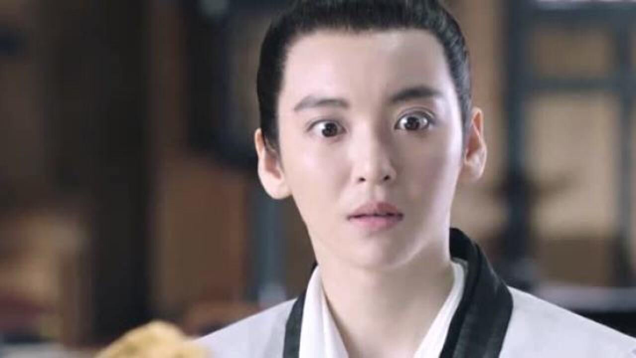 《女世子》韩十一故意在陈廷易的笔记上乱画一通