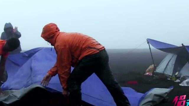 侣行:270夫妇去马鲁姆火山,不仅遇上暴雨还有台风,还有一件讨厌的事