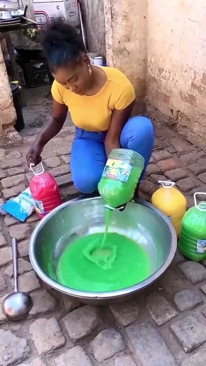 非洲浓缩果汁,色素挤兑成水,这样的还能喝吗?