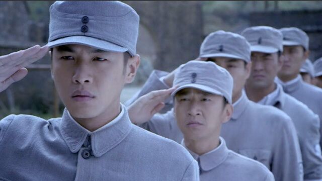 速看《雪豹坚强岁月》第23集:范小雨为救周卫国不幸牺牲,雪豹突击队