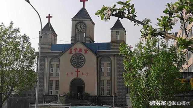 林桥基督教堂虽然偏僻,但是建在美丽小清河岸边