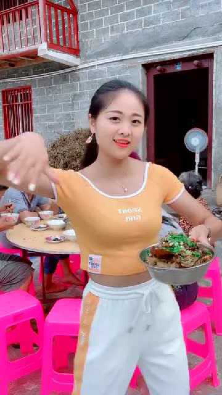 有多少人喜欢像我这样土里土气的农村幺妹