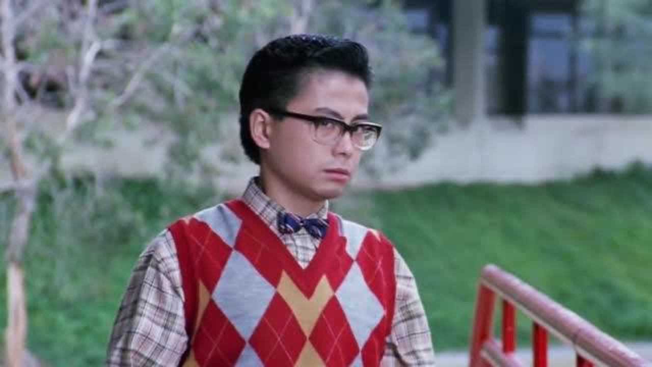 逃学威龙2小龟有任务了引开sandy的姐姐看他那怂样