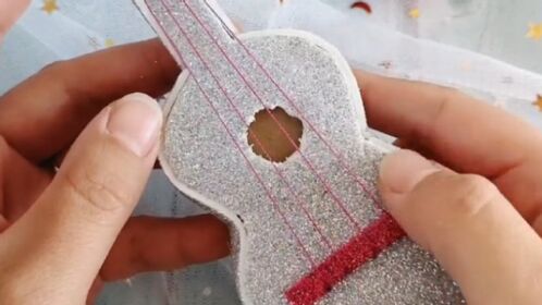 废纸板别扔掉,教你做个小提琴玩具,简单又可爱