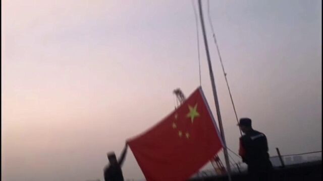 今天,这是最美的风景!向国旗敬礼、向祖国敬礼!