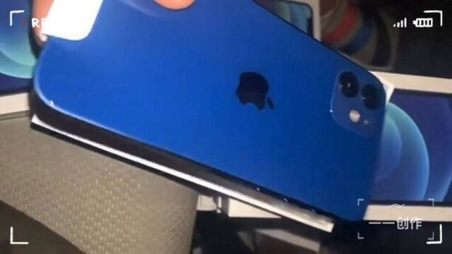 iPhone 12新款蓝色、石墨色真机上手,还开机点了几下,据说国行提前激活就是20万!