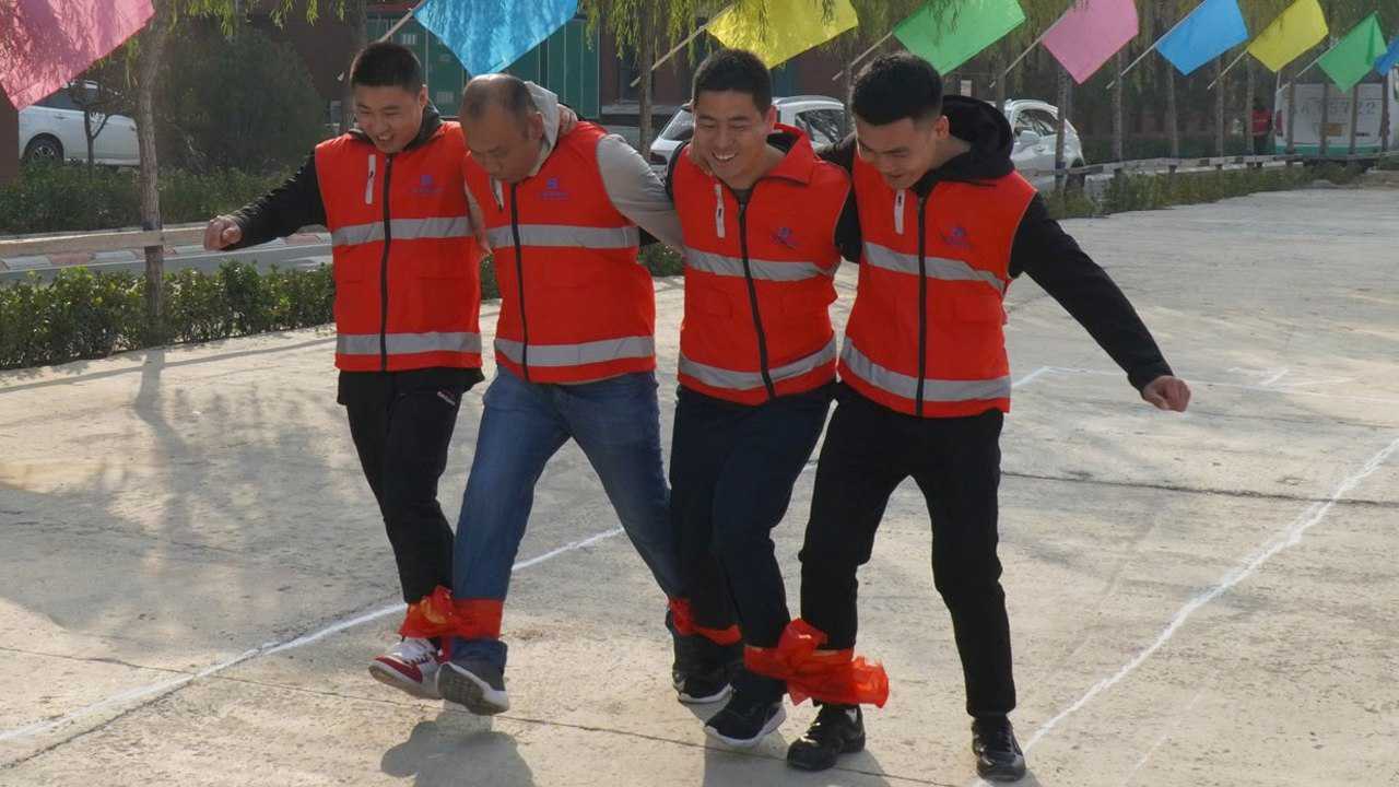 军鼎运动会# 之四人五足跑01