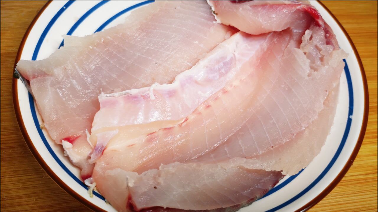 草鱼去刺做法原来这么简单3分钟去除干净吃鱼比吃豆腐还放心