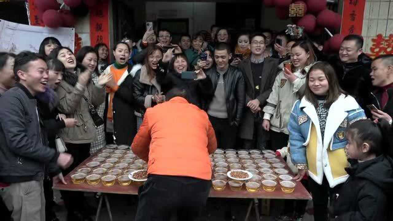 贵州婚礼习俗99碗"拦门酒",新郎喝完才能进家门举行仪式,看完长见识了
