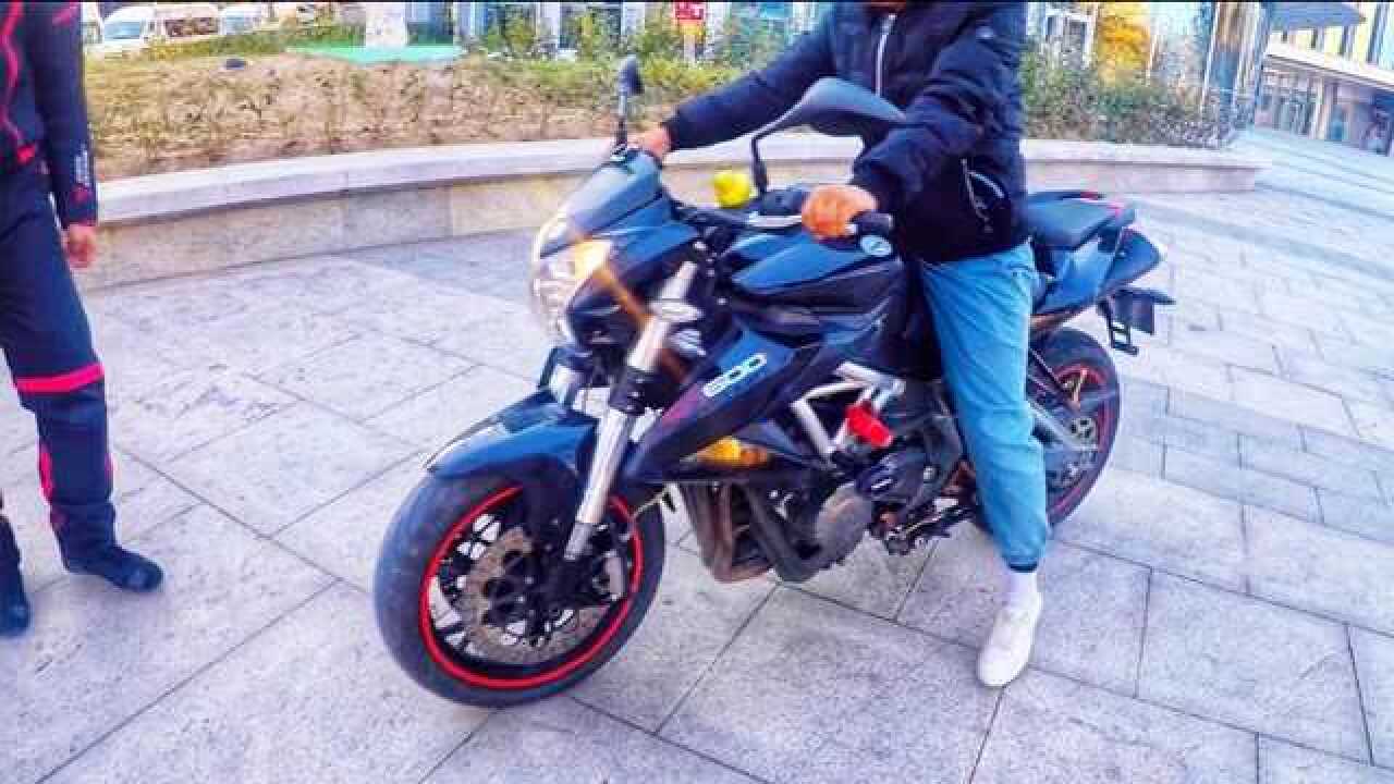 眼尖的校长帮粉丝看黄龙600实力砍下2000元粉丝乐呵呵骑回家