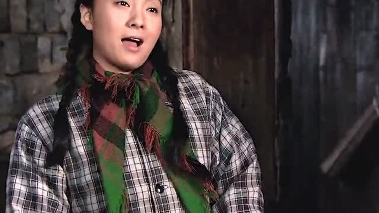 春草深深的陷进去了,苦苦等待的那个人!