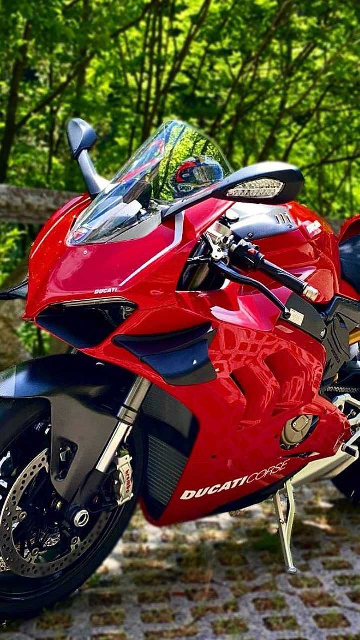 杜卡迪panigalev4跑车