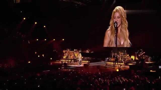 Shakira法国巴黎演唱会震撼现场,不愧为拉丁天后夏奇拉