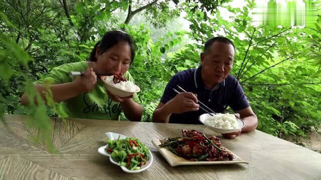 120买3斤八爪鱼爆炒,香辣入味,一咬嘎嘣脆,看得流口水