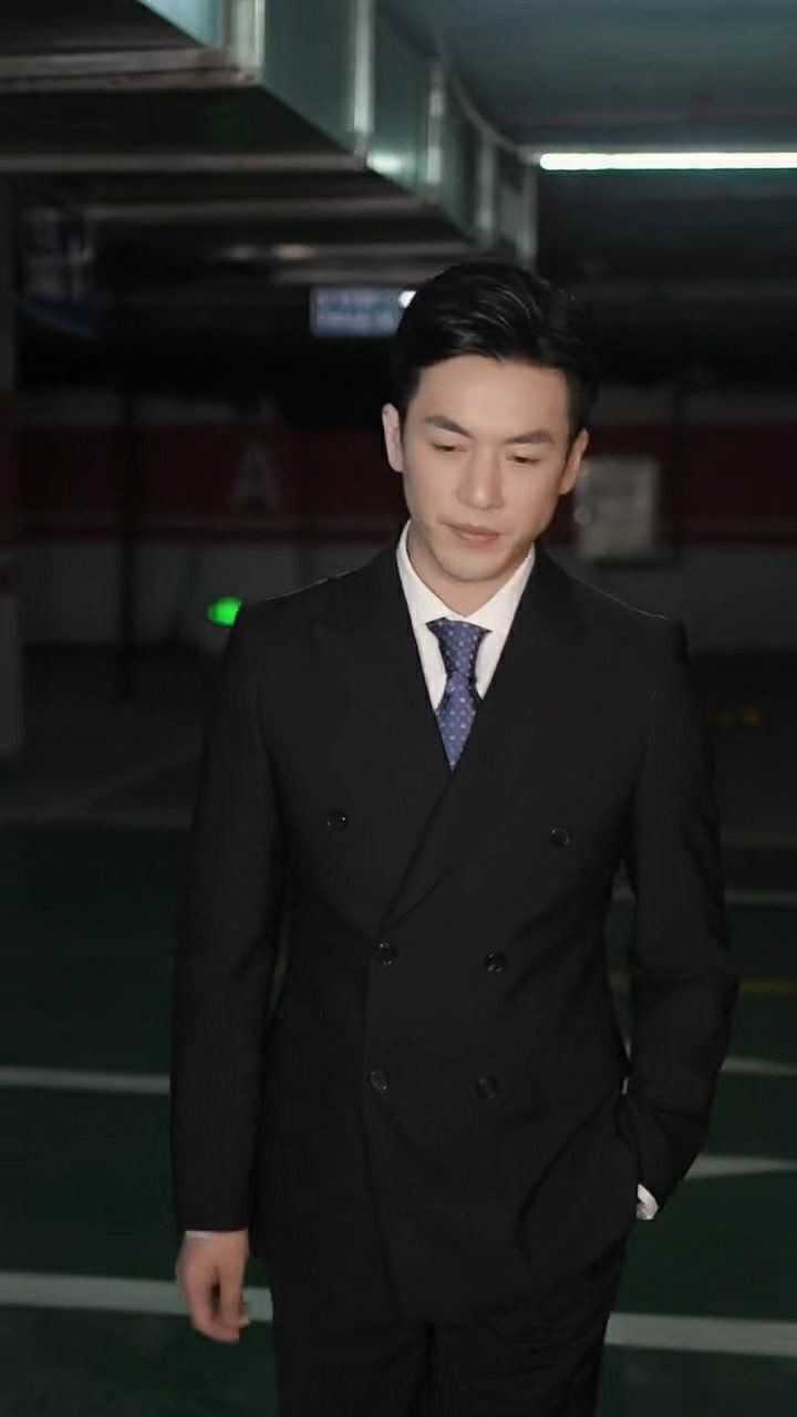 我是范十二我的女人随他们勾搭能跟别人走算我输