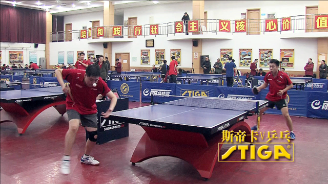 前八一队直板快攻高手吴震激战北大名将贺群棋逢对手打得精彩