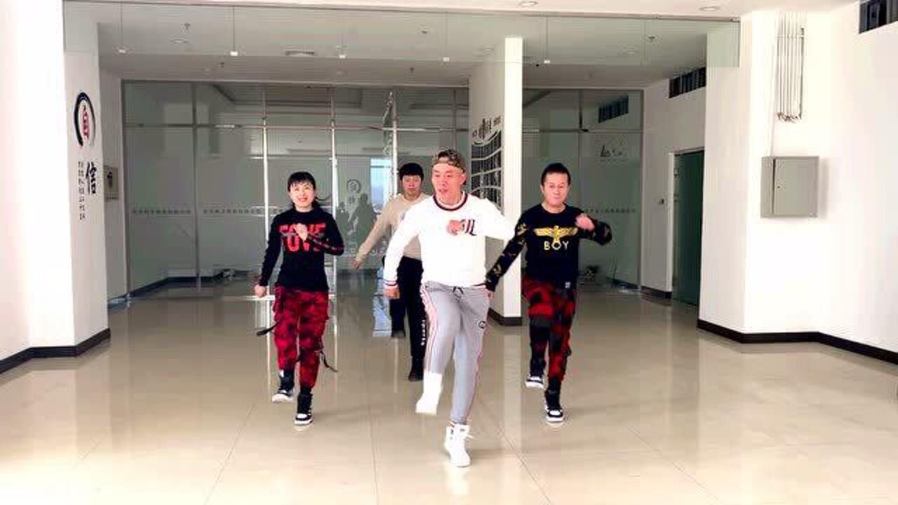 70步鬼步舞,歌曲劲爆舞步简单,零基础的看过来