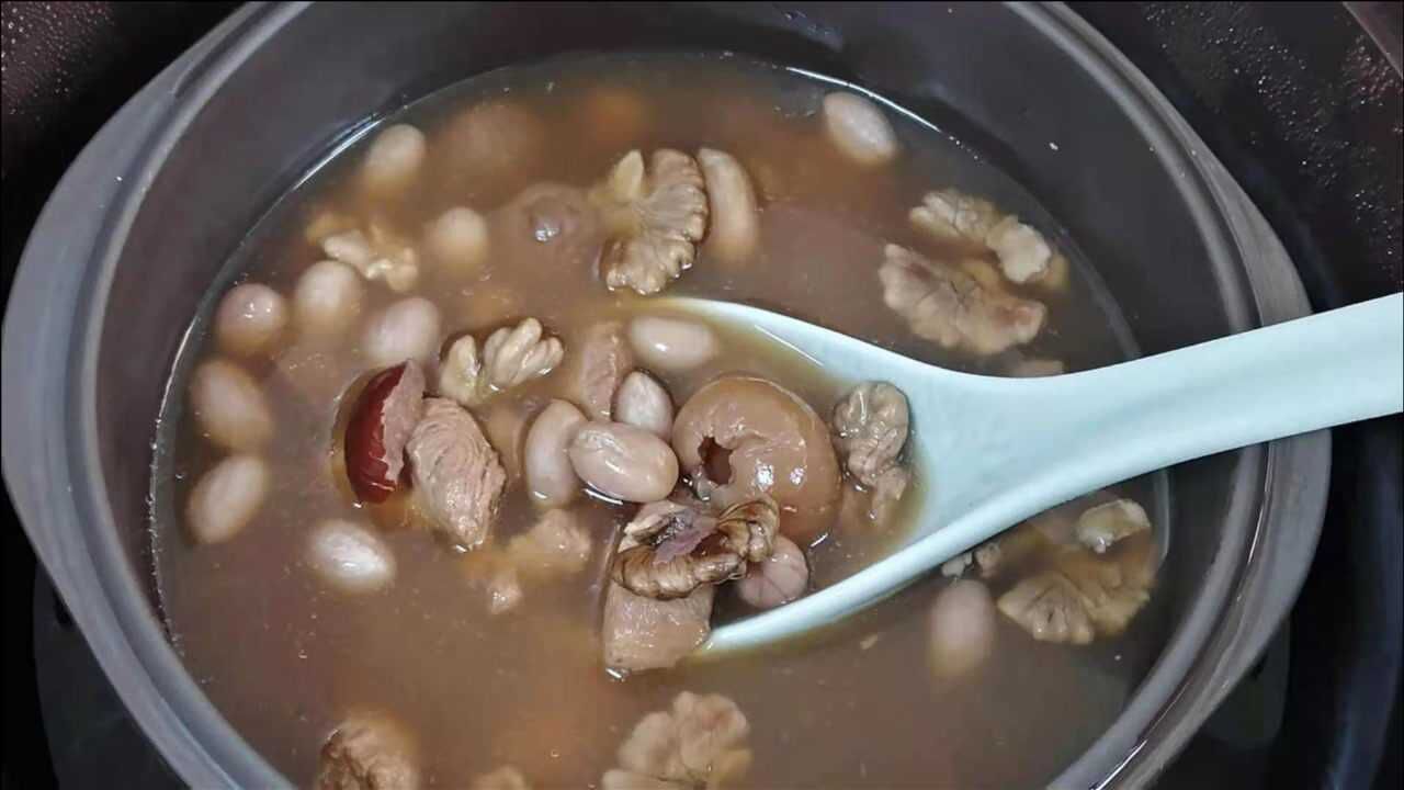 适合学生喝的一款补脑益智汤,安心宁神,增强记忆力,家长收藏好!