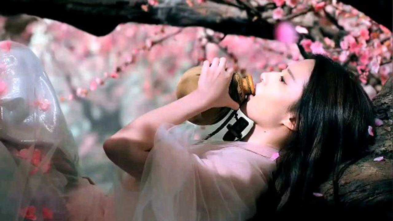 三生三世十里桃花刘亦菲版白浅桃花林下饮酒真的美爆了