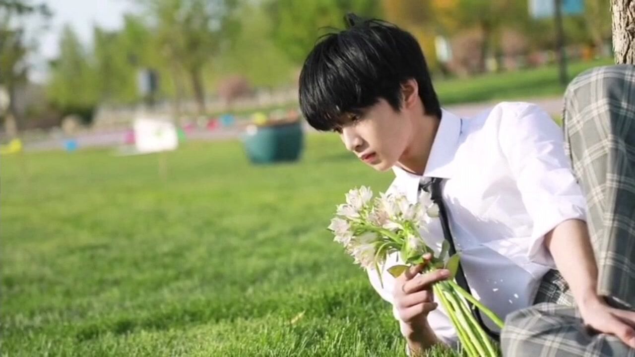 tnt刘耀文的成长身心都承受着常人不能体会的痛耀眼的让人心疼