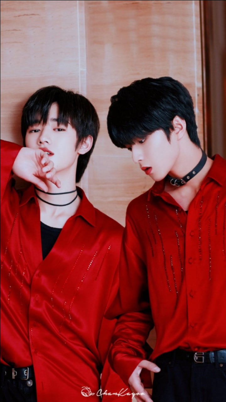 文轩一个对视玩出偶像剧宋亚轩难掩笑意刘耀文慌张捡笔是心动吧