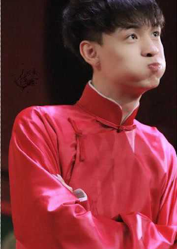 人间值得秦霄贤,比心动作太帅了,一声"爱你呦"甜到白月光心里去了