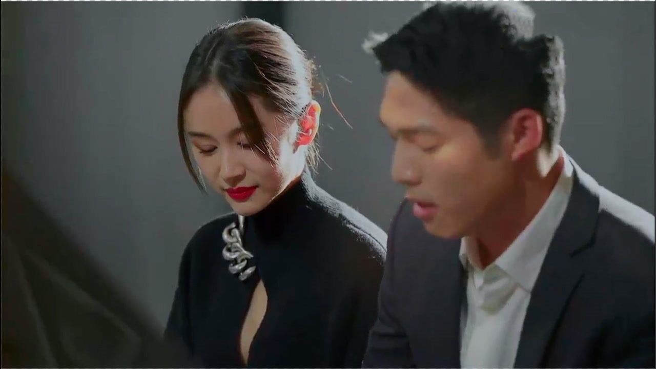 吴永恩西装革履为王子文弹钢琴英文歌开嗓子文心动的感觉