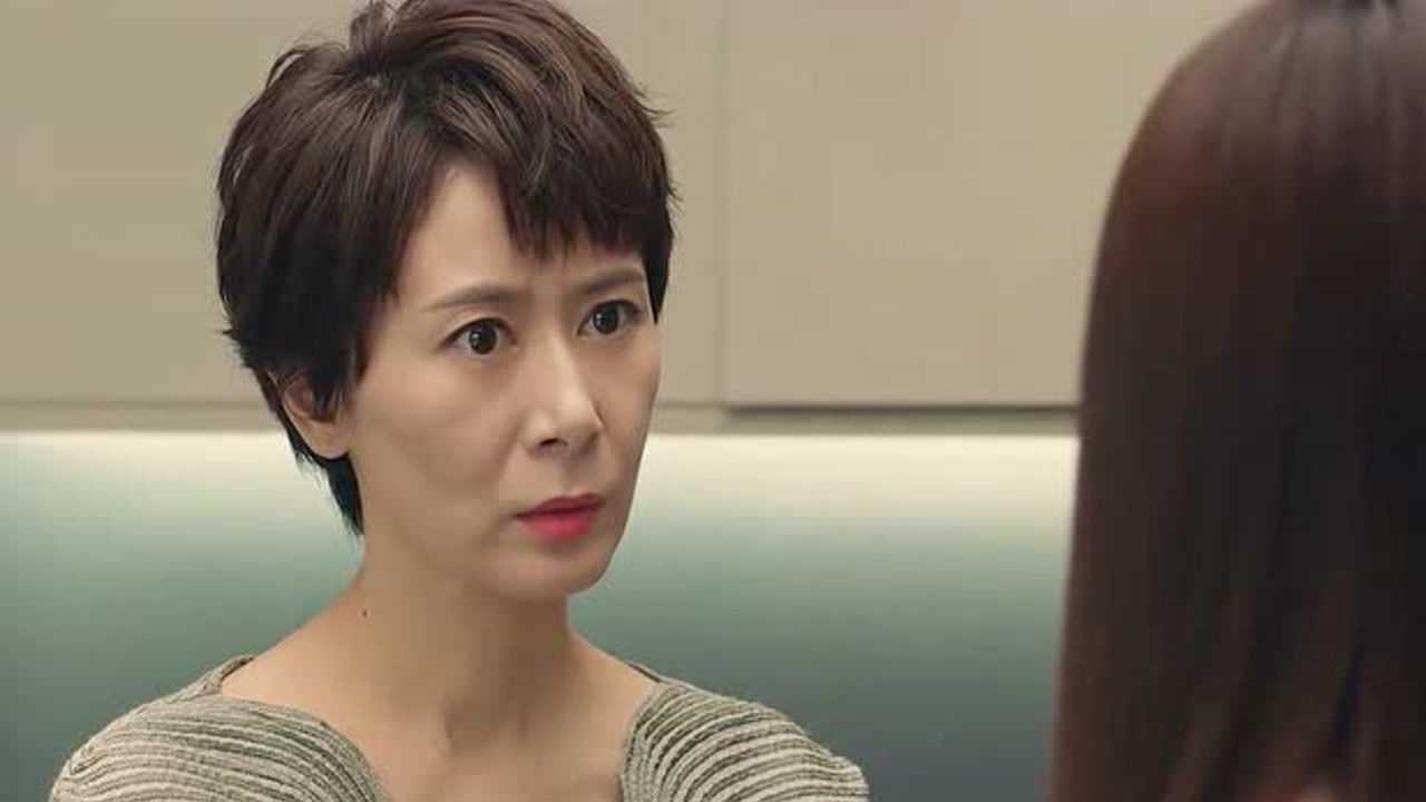 机器人安怡挑拨离间居然想取代罗芸做家里的女主人吓得罗芸直冒汗