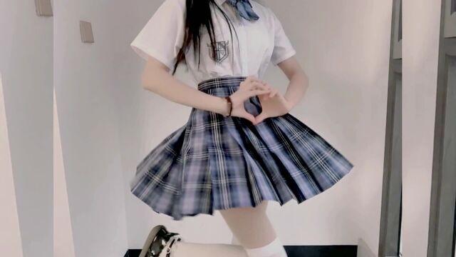 JK制服少女版的手办,你喜不喜欢