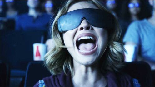 女孩去影院看4D电影，却因戴错2D眼镜，意外揭穿了影院的秘密