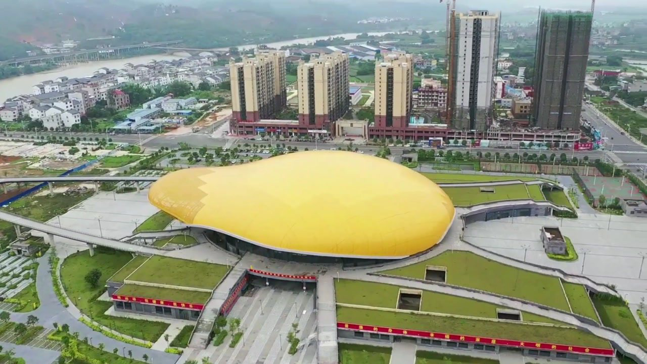 中国奇特建筑:百色田东体育馆,巨型芒果造型建筑,太黄了!