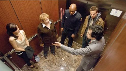 五人被困密闭电梯内，每灭一次灯就会有一人惨死，凶手就在其中！