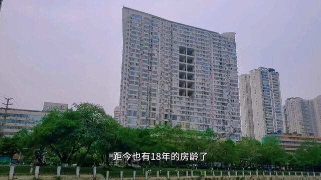 实拍成都青羊区草市街片区住宅,时代天骄,套二售价106万值不值