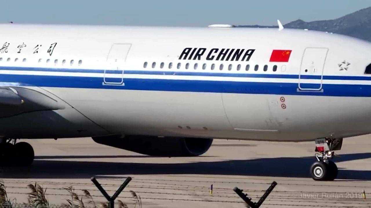 国航空客a330-300客机从巴塞罗那机场起飞!