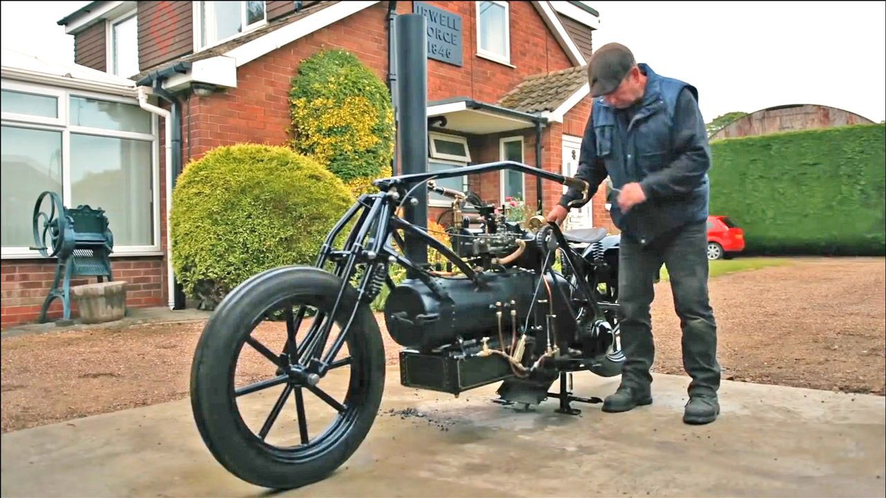 拉风款蒸汽摩托车,声音与众不同,开着玩玩挺过瘾