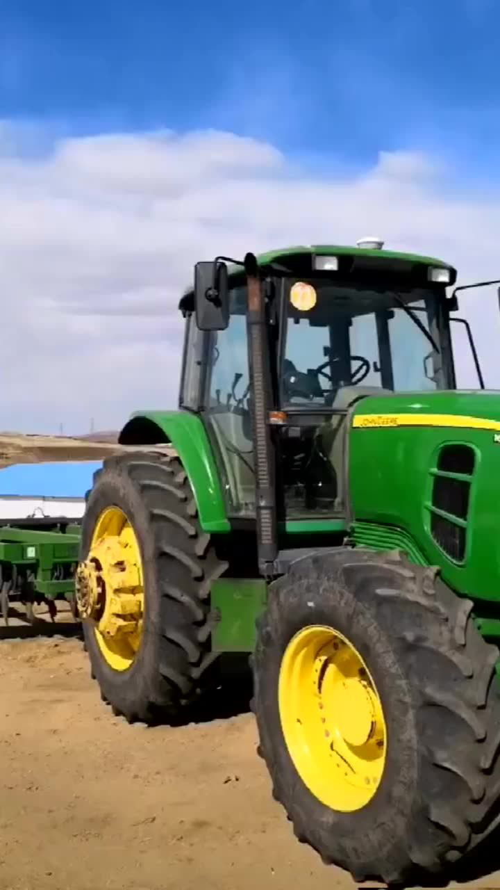 拖拉机约翰迪尔1654拖拉机,配备国产自动驾驶导航系统
